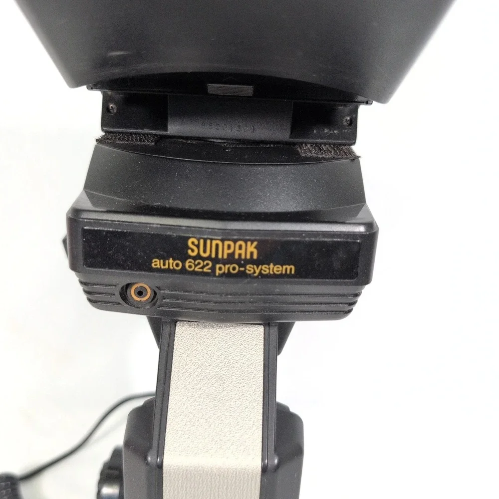 Sunpak Super 622 Handle Flash Strobe - Auto Focus Capable